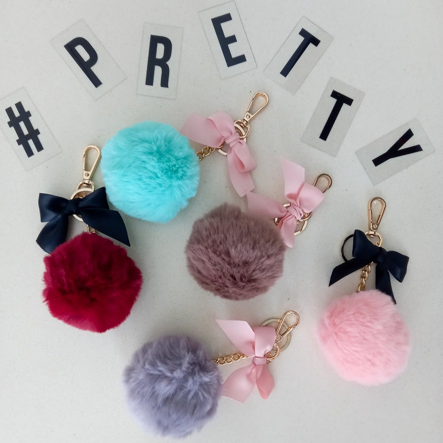 16 Pieces Faux Fur Pom Pom Ball DIY Fur Pom Poms for Hats Shoes Scarves Bag  Pompoms Keychain Charms Knitting Hat Accessories (Mixed Colors) - Yahoo  Shopping